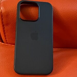 Apple black Silicone Phone Case - iPhone 15pro